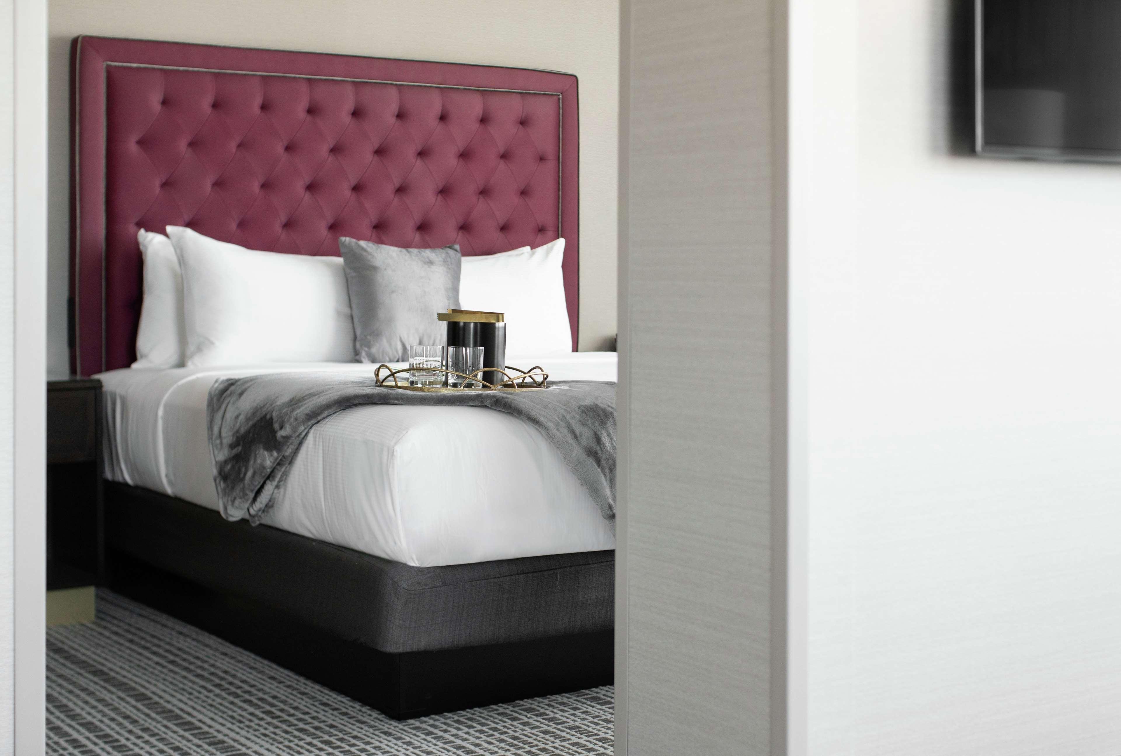 The Axis Hotel, Tapestry Collection By Hilton Hotel