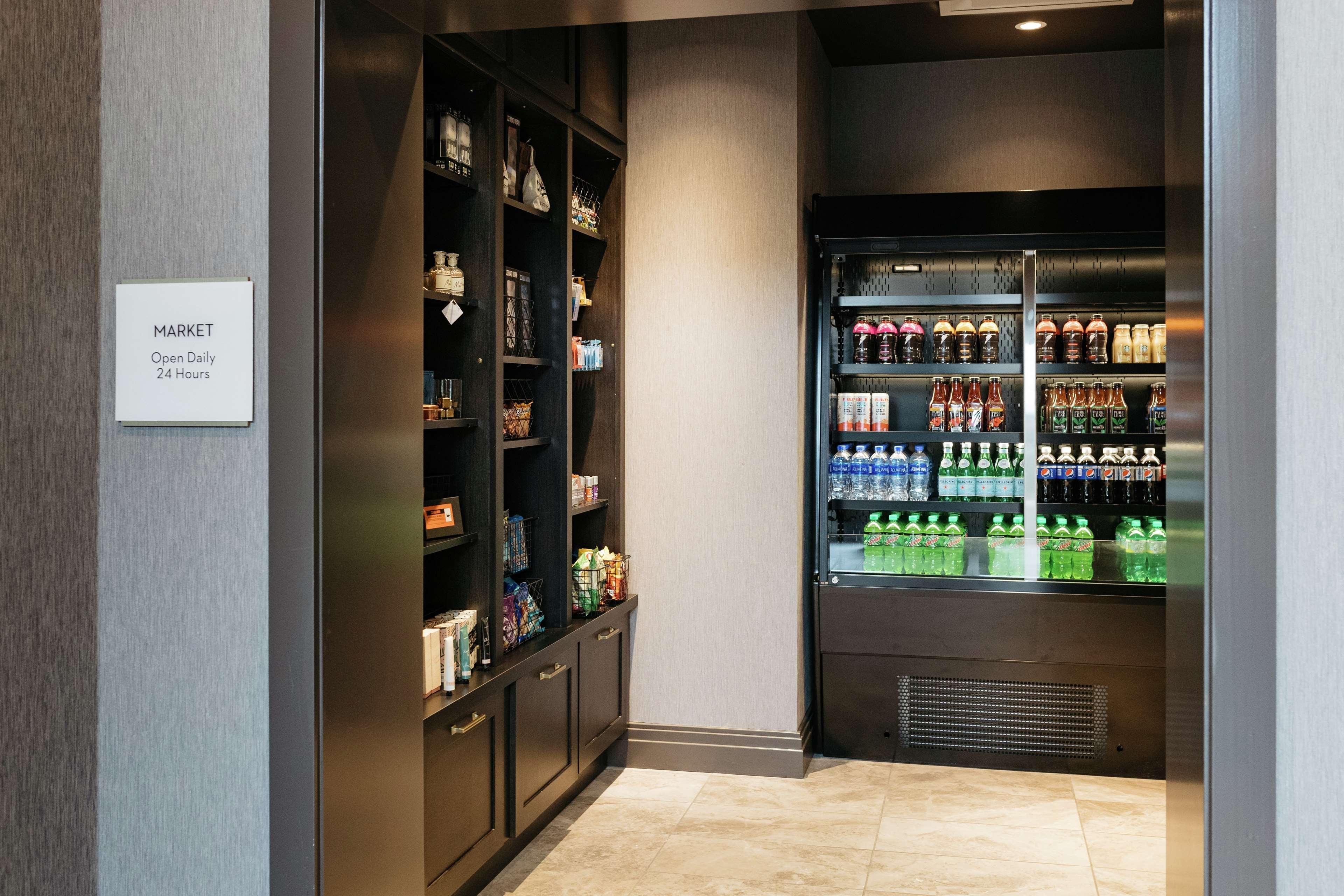 The Axis Hotel, Tapestry Collection By Hilton Hotel 4*