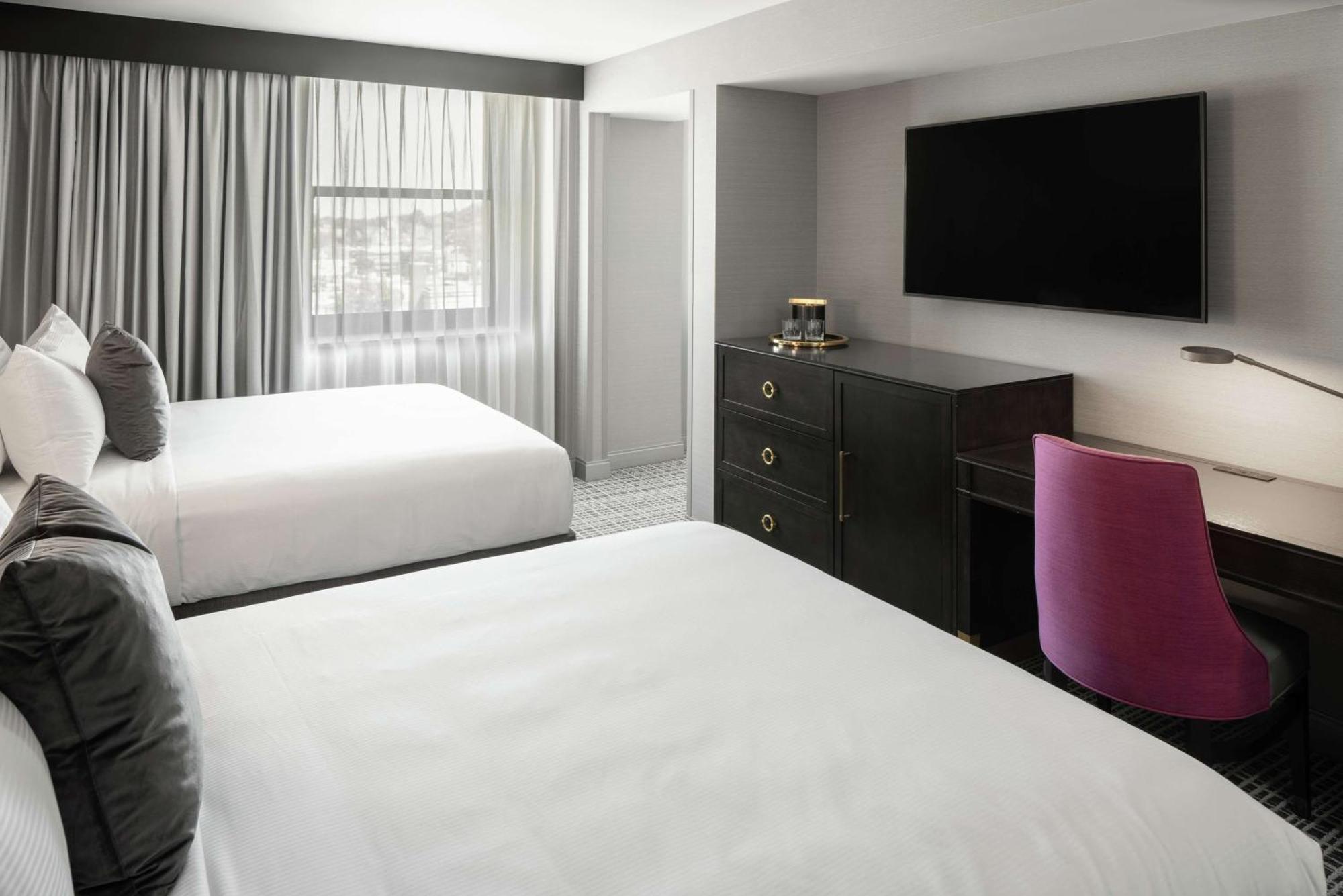 The Axis Hotel, Tapestry Collection By Hilton Hotel Moline