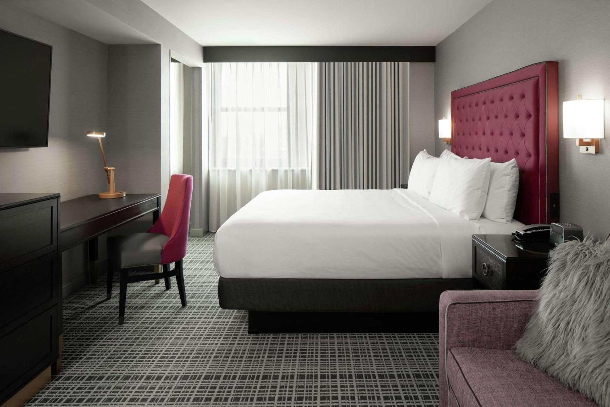 The Axis Hotel, Tapestry Collection By Hilton Moline