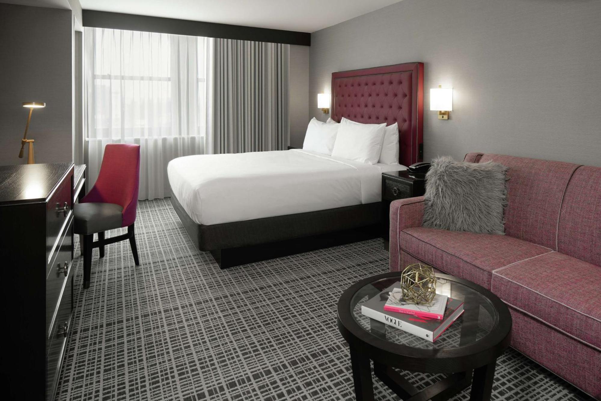 The Axis Hotel, Tapestry Collection By Hilton